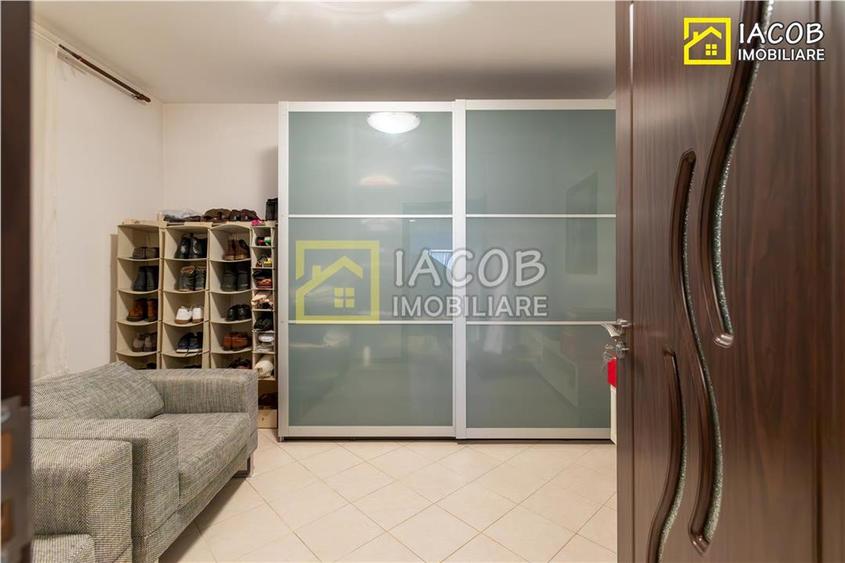 Apartament cu 4 camere decomandat, mobilat în 9 Mai