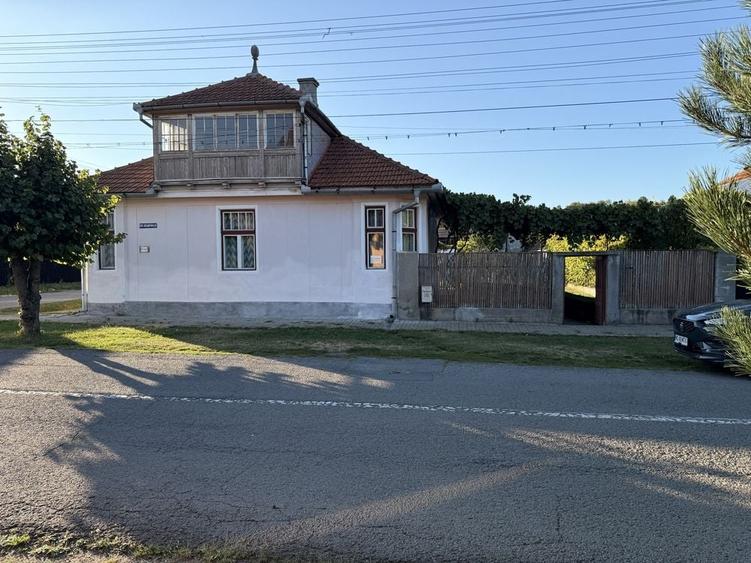 Casă cu 4 camere în Central