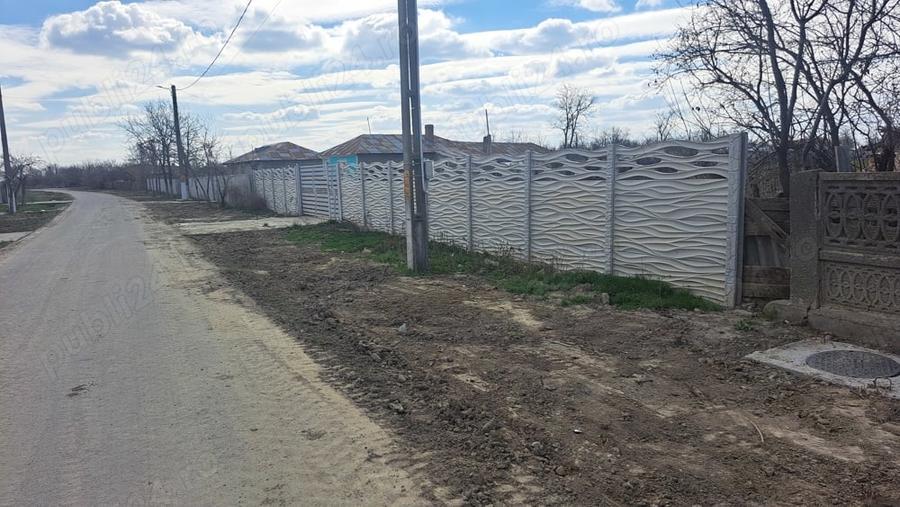 Teren de 1500 mp, în Măxineni