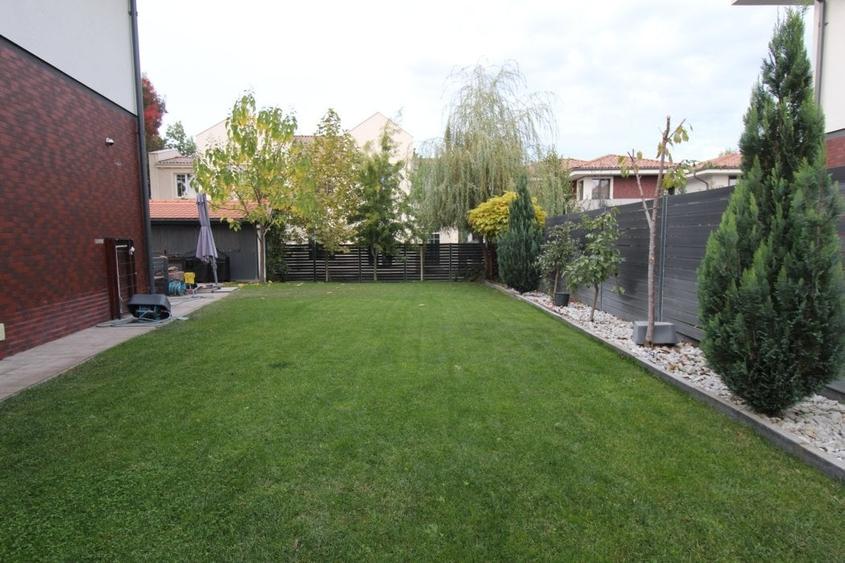 Casă cu 5 camere cu Teren 600 Mp în Corbeanca
