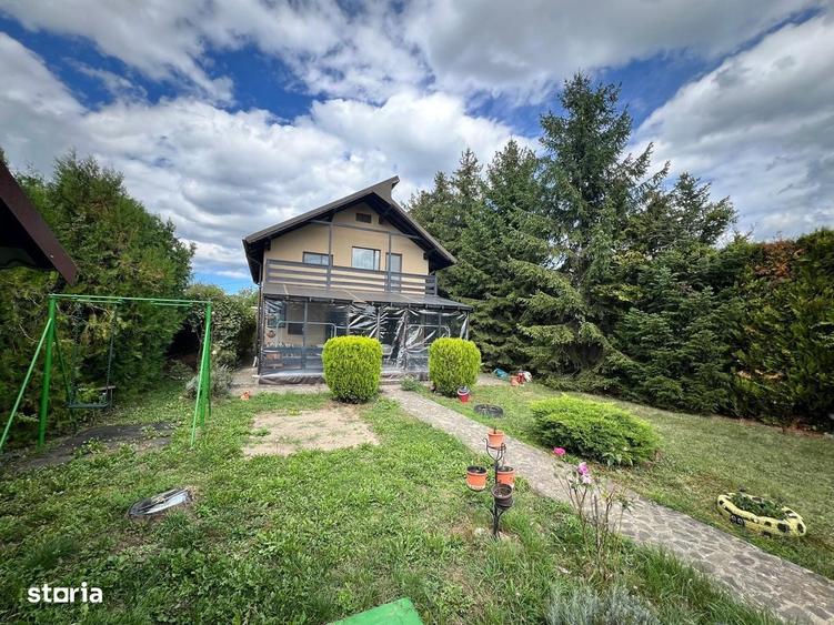 Casă cu 4 camere în Brebu