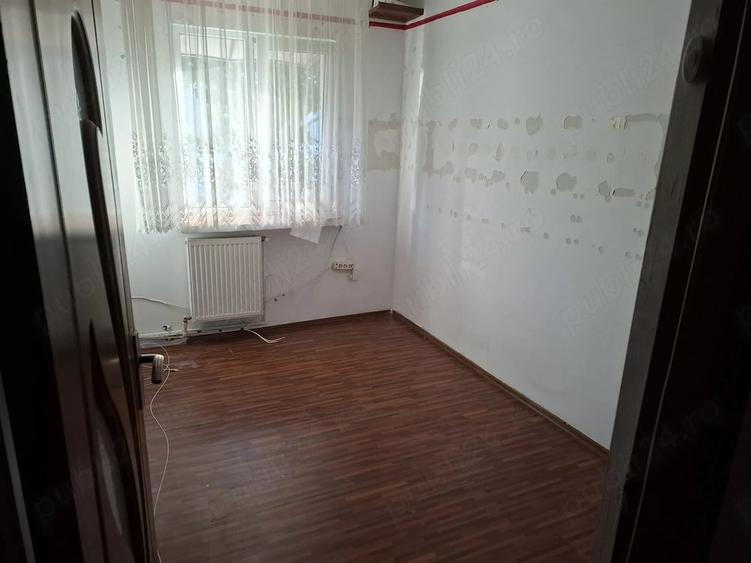 Casă cu 3 camere cu Teren 50 Mp în Exterior Vest