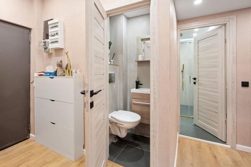Apartament cu 5 camere decomandat, mobilat în Magheru