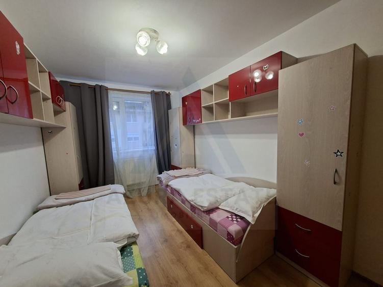 Apartament cu 3 camere semidecomandat în Hipodrom 3