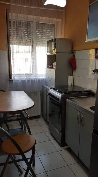 Apartament cu 2 camere semidecomandat, mobilat în Valenta
