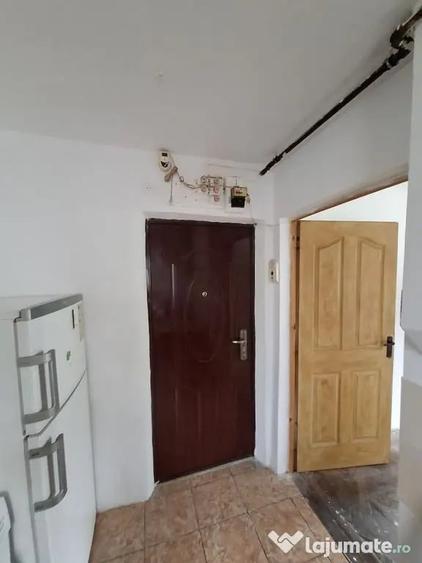 Apartament cu 2 camere semidecomandat în Tomis Nord