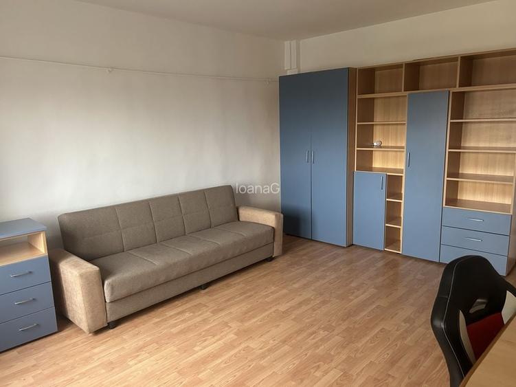 Inchiriez apartament 1 canera pe str Titulescu nr 10