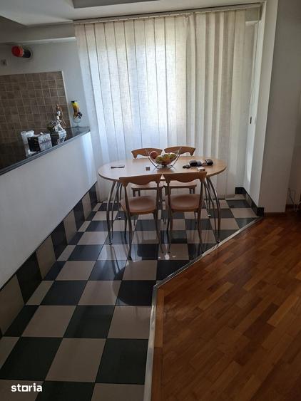 Apartament cu 3 camere în Centrul Civic