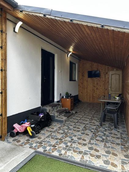 Casă cu 3 camere în Ișalnița