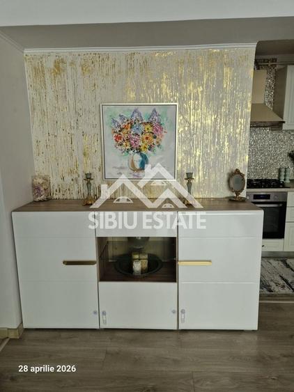 Apartament cu 3 camere semidecomandat în Mihai Viteazul