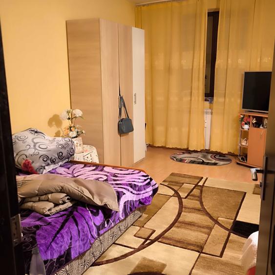 Apartament cu 3 camere decomandat în Exterior Vest