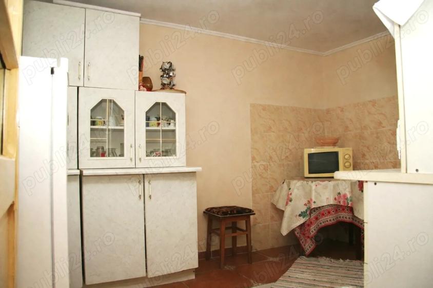 Casă cu 2 camere cu Teren 1745 Mp în Poiana