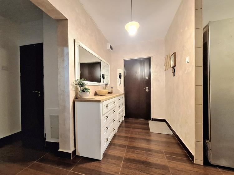 Apartament cu 3 camere decomandat, mobilat în 13 Septembrie