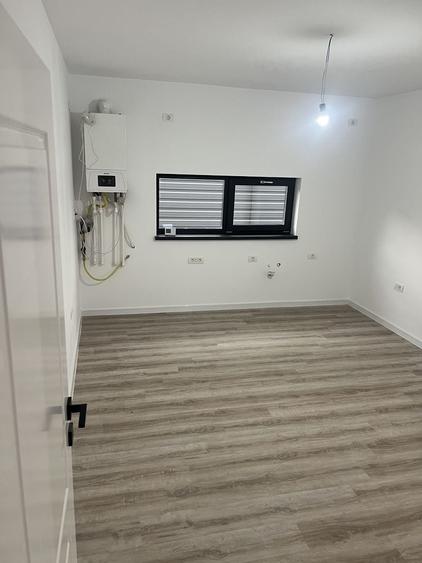 Casă cu 4 camere în Bradu