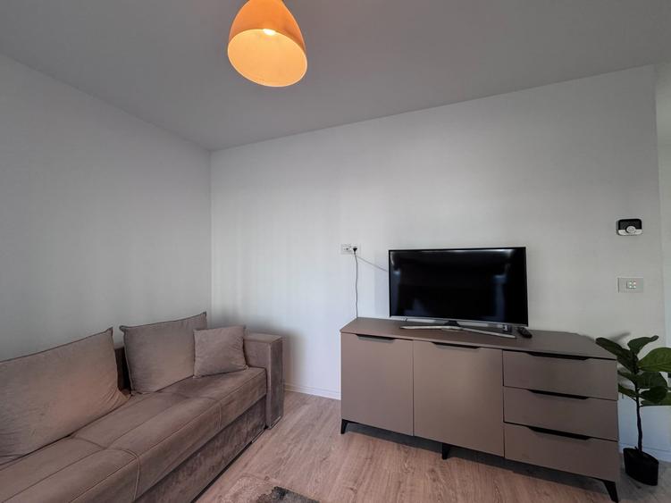 Apartament cu 2 camere decomandat, mobilat în Tractorul