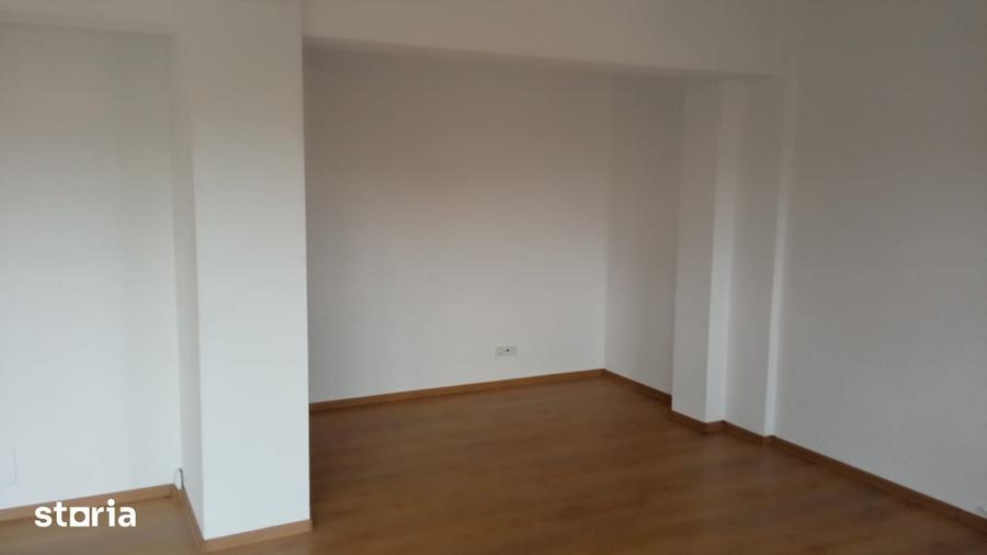 Spațiu comercial, de 250 mp, în Lipovei