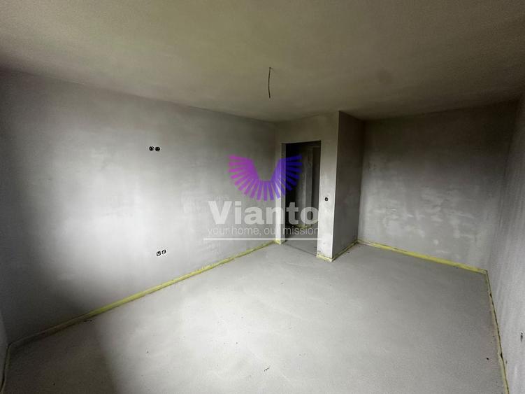 Casă individuală cu 5 camere cu Canalizare în Exterior Est