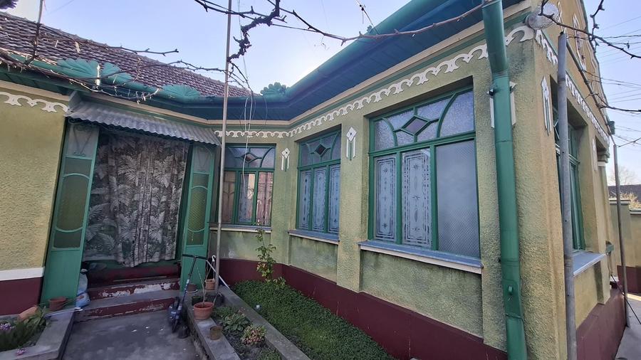 Casă individuală cu 6 camere cu Canalizare în Nădlac
