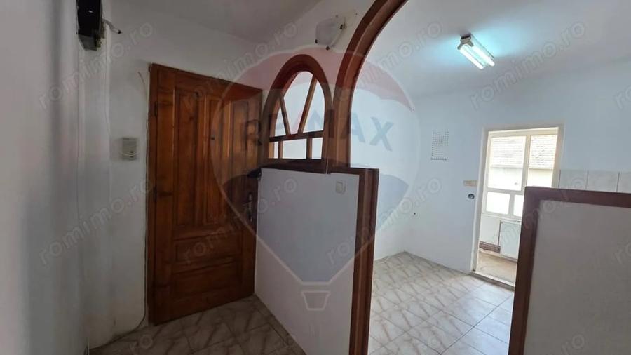 Apartament cu 2 camere decomandat în Vitrometan