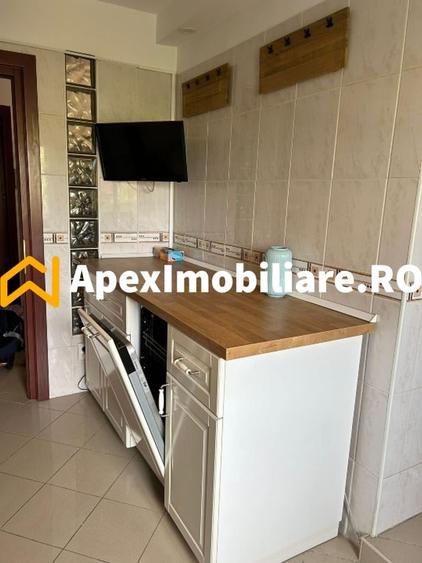 Apartament cu 2 camere decomandat, mobilat în P-ța Alba Iulia
