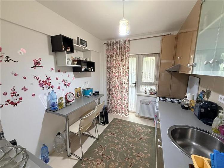 Apartament cu 2 camere decomandat, mobilat în Aeroport