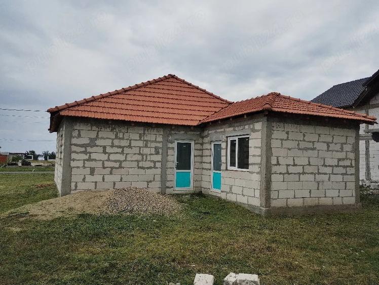 Casă cu Teren 500 Mp în Aluniș