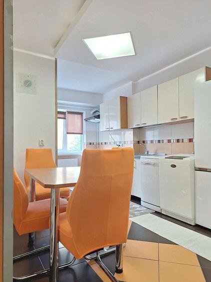 Apartament cu 3 camere decomandat în Sud