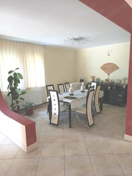Casă cu 3 camere cu Teren 1000 Mp în Central
