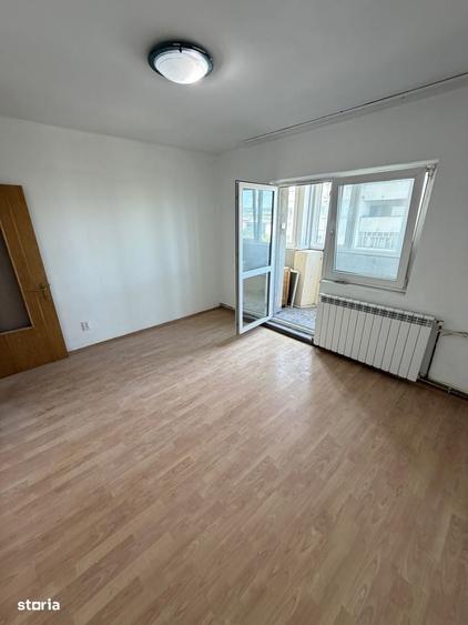 Apartament cu 3 camere decomandat în Ștefan cel Mare