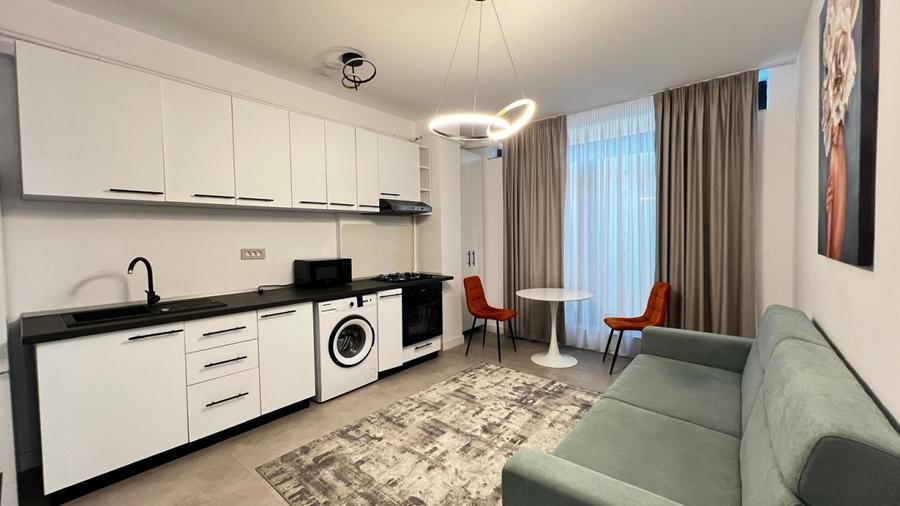 Apartament, mobilat, curte engleza, liber - 1