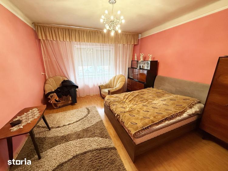 Casă cu 5 camere cu Teren 2754 Mp în Lugașu de Jos