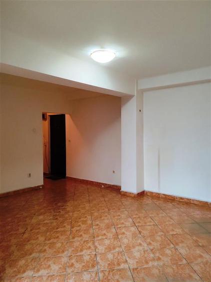 Garsonieră decomandată, mobilată în Ultracentral