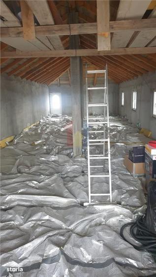 Casă cu 2 camere cu Teren 150 Mp în Pisc