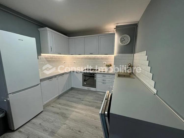 Apartament cu 2 camere semidecomandat, mobilat în Mărăști