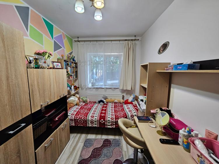 Apartament cu 3 camere decomandat în Șagului