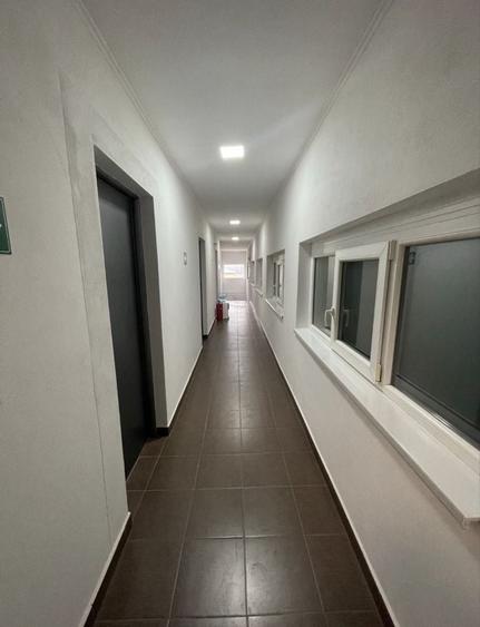 Spațiu comercial, de 100 mp, în Centura
