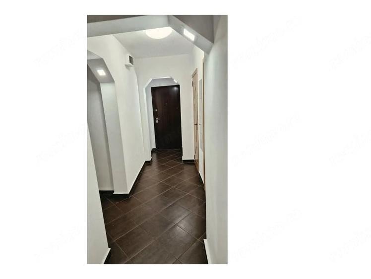 Apartament cu 3 camere decomandat în Tineretului