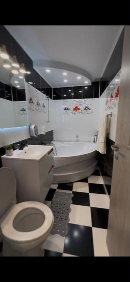 Apartament cu 2 camere decomandat, mobilat în Tei