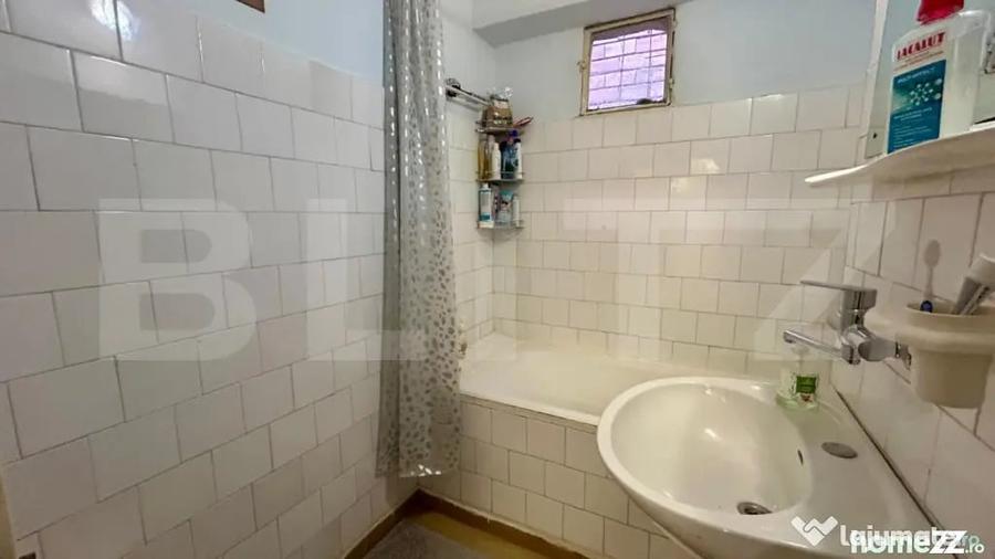 Apartament cu 4 camere decomandat în Dacia