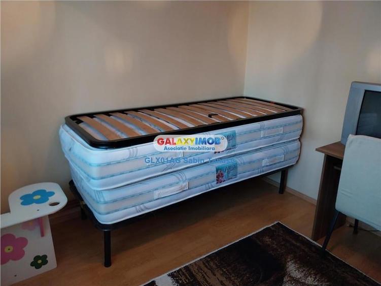 Apartament cu 3 camere decomandat în Prundu