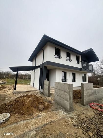 Casă cu 3 camere în Bercu Roșu