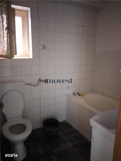 Casă cu 6 camere cu Teren 600 Mp în Păulești