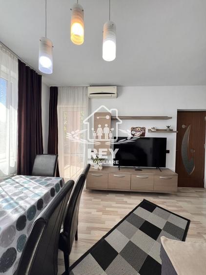 Apartament cu 3 camere semidecomandat în Turnișor