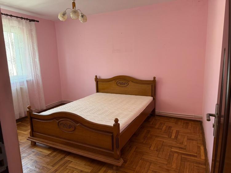 Apartament cu 2 camere decomandat în Banca Națională