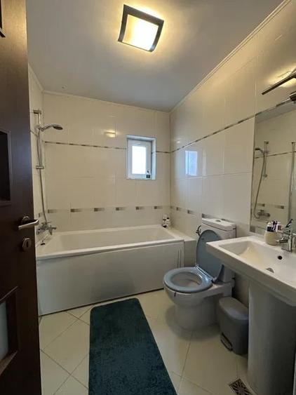 Duplex cu 4 camere cu Canalizare în Florești