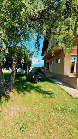 Casă cu 5 camere cu Teren 528.29 Mp în Central