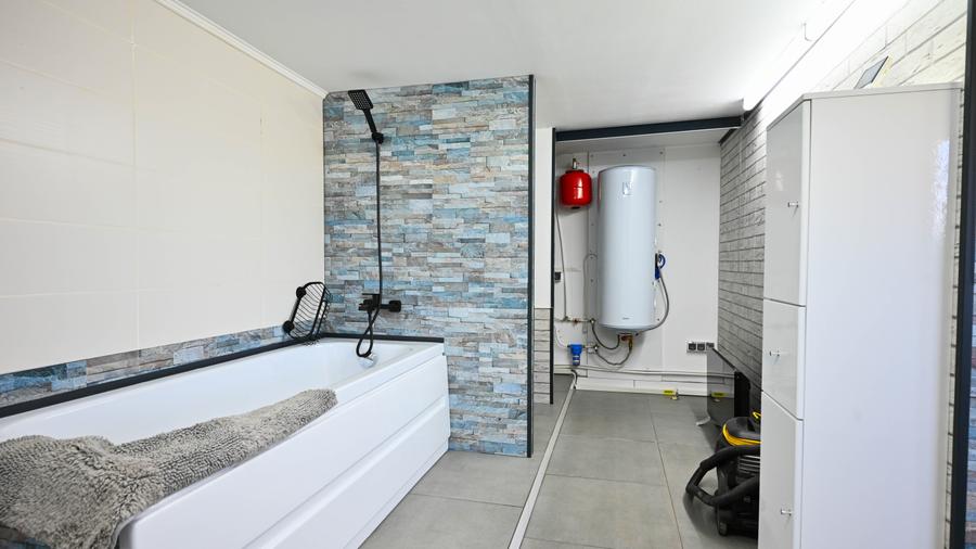 Casă individuală cu 2 camere cu Teren 600 Mp în Hălchiu