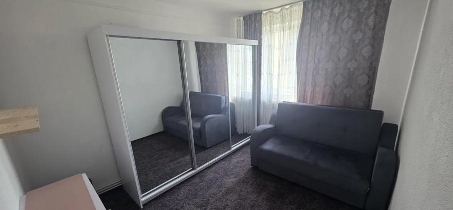 Apartament cu 2 camere decomandat în Hala Centrală