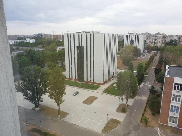 Apartament cu 2 camere decomandat, mobilat în Politehnica