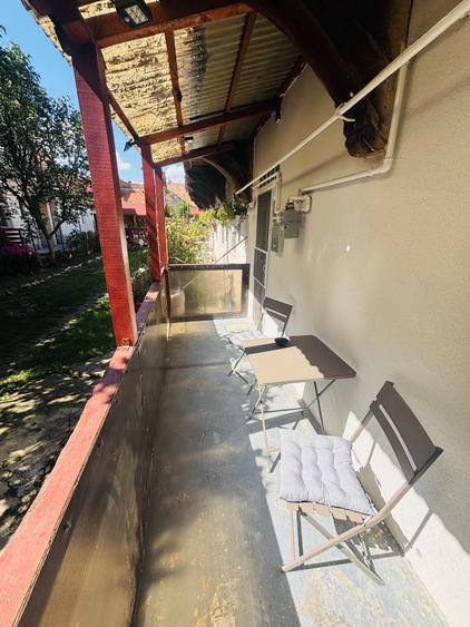 Garsonieră decomandată în Central
